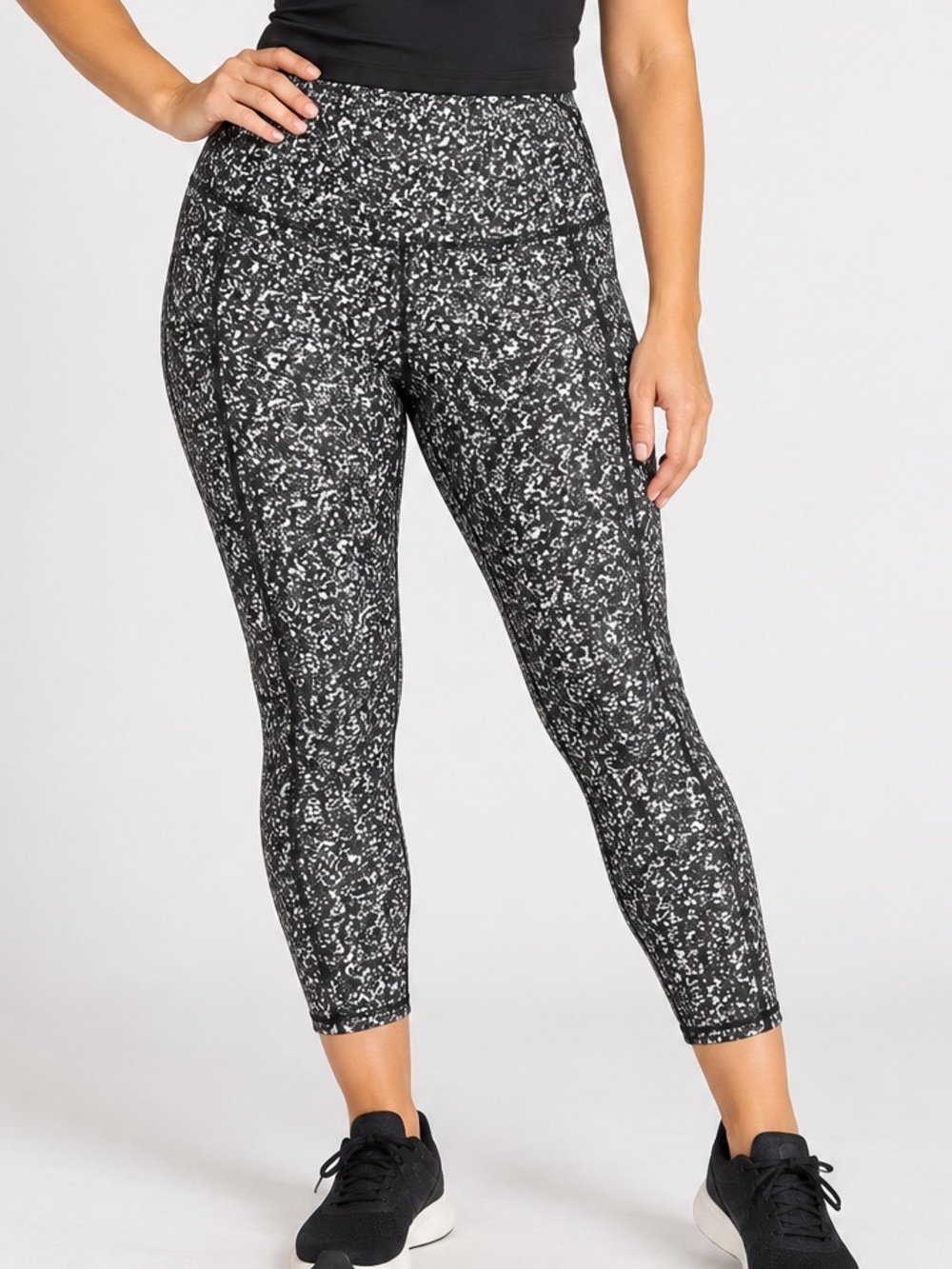 RBX - Black & White 7/8 Leggings – Size Large